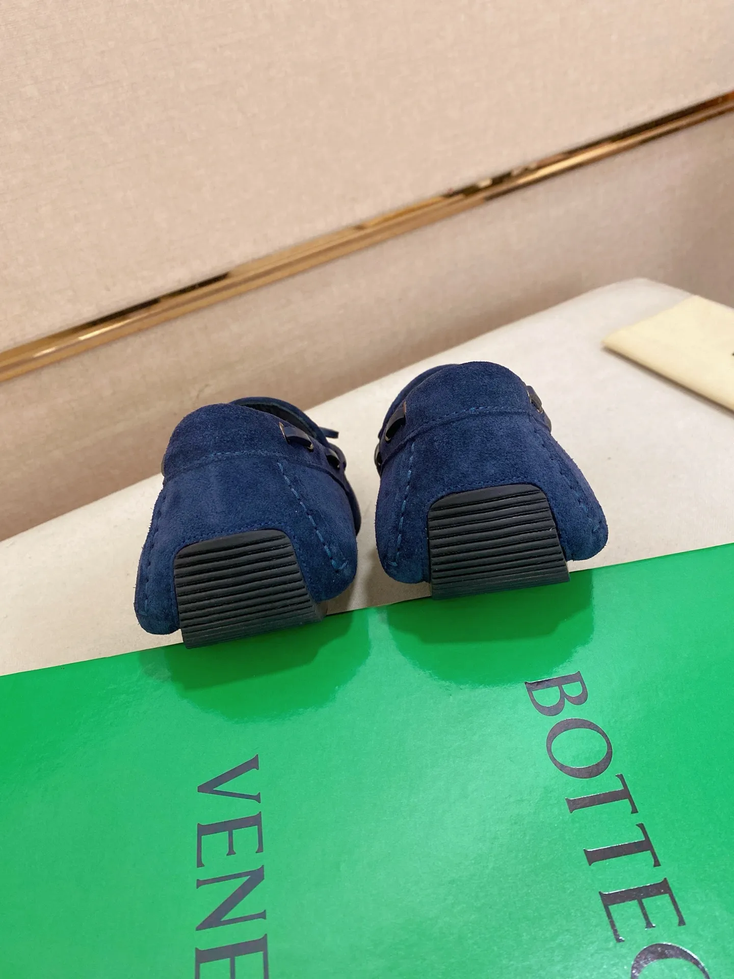 Men's shoes 💰 400💰 (Niu Li + Niu Pad) [BV] latest hot style‼ ️Casual men's shoes, uppers imported deer pattern first-layer cowhide ➕Full imported cowhide lining✔️Exquisite workmanship, excellent foot feel, special rubber soles✔️, cool and fashionable, the latest fashion, fashionable outsole, hurry up. Code number: 38-44 (can be customized to 37.45, non-refundable)